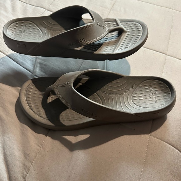 Miusol Men's Sandals in Light Gray - Picture 6 of 12